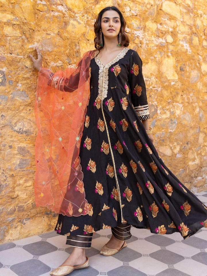 Black Flared A-Line Kurta Set with Embroidered Organza Dupatta - Myaara