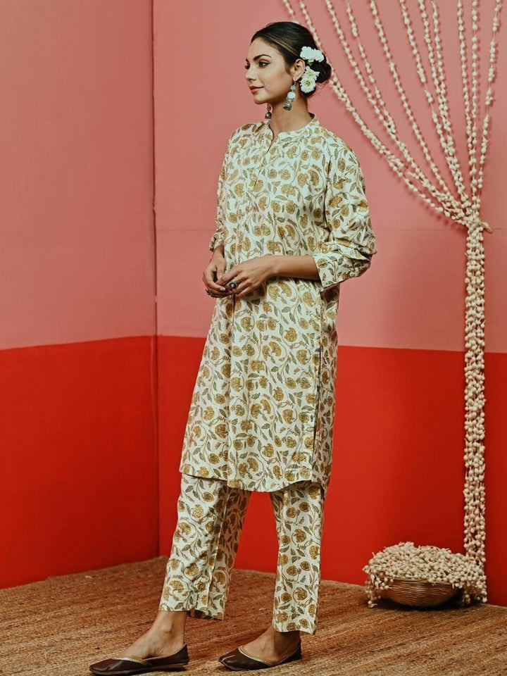 Off White Printed Short Muslin Kurta Set - Myaara